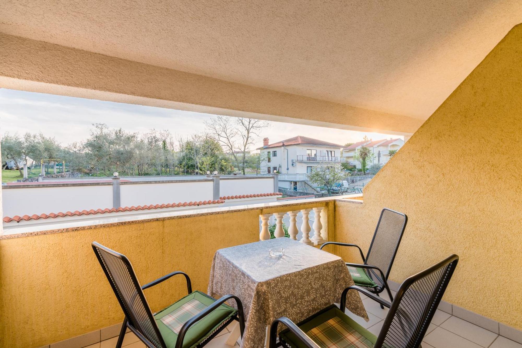 B&B Dujmovic Malinska Habitación foto